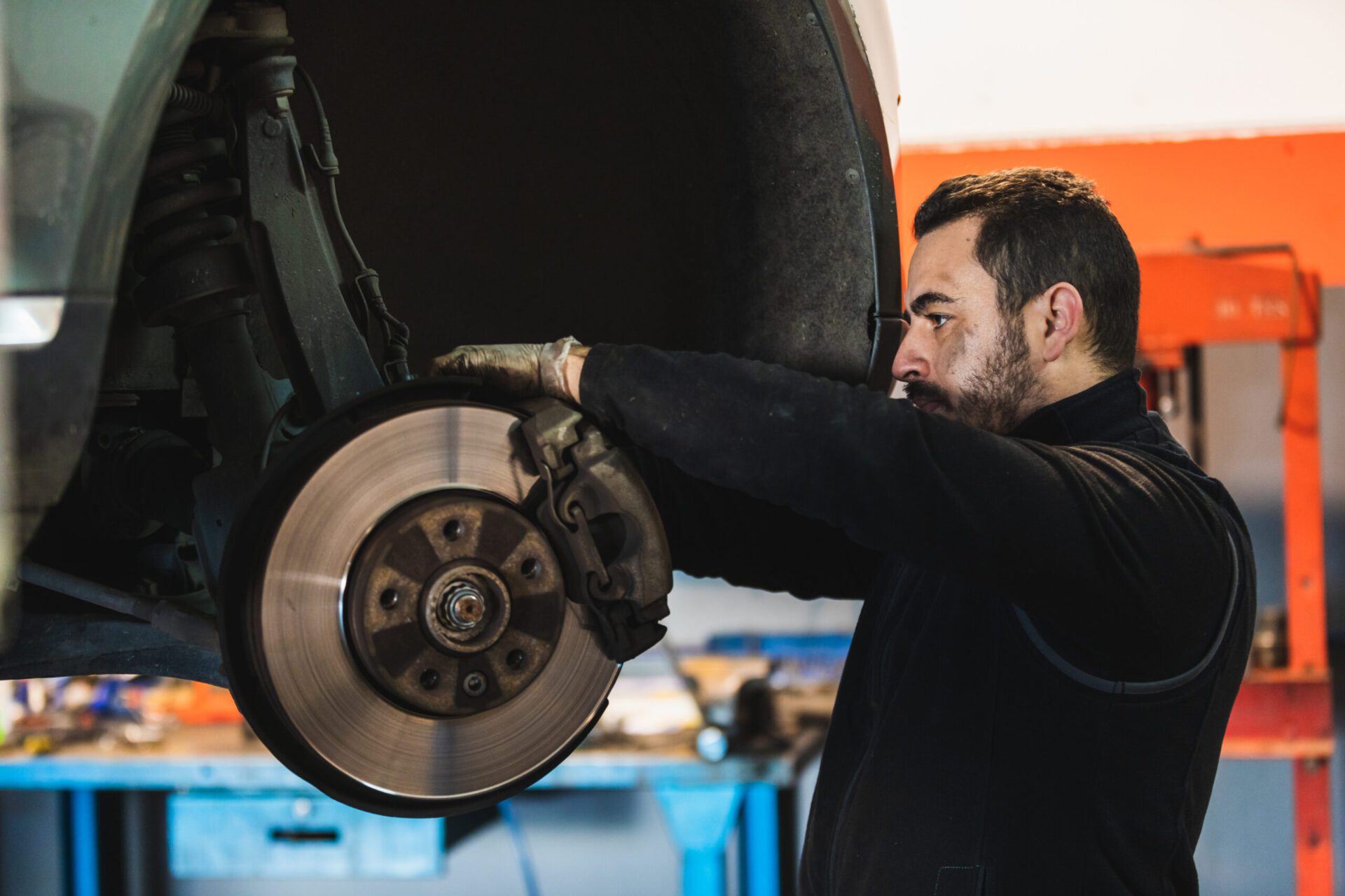 Why Do My Brakes Make a Grinding Noise When I Stop?